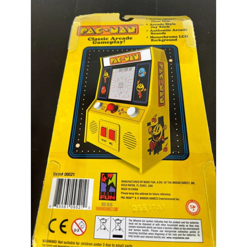 Basic Fun Pac-Man Mini Arcade Game‎ Handheld Retro Electronic Toy Yellow NEW